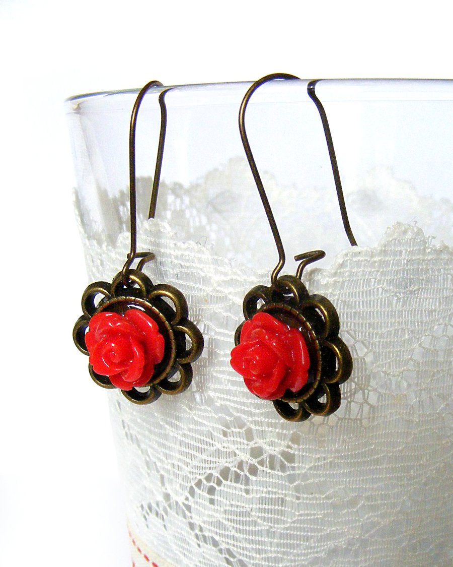 Cute Dangle Earrings with Red Roses