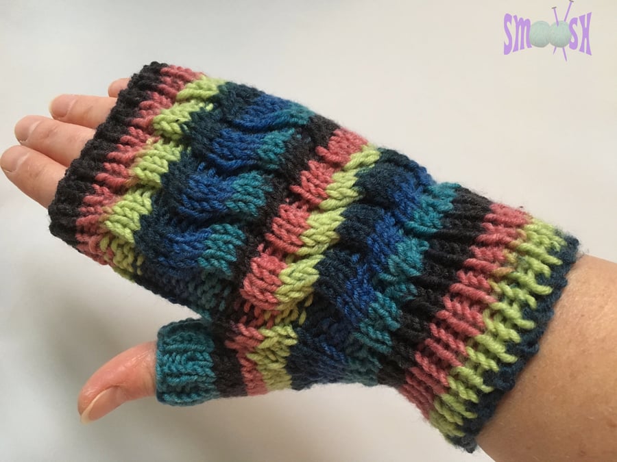 Fingerless Mitts: Sunset Stripe Wiggle