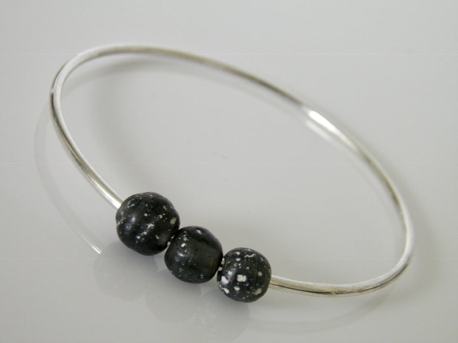 Sterling Silver Bangle Grey Beads