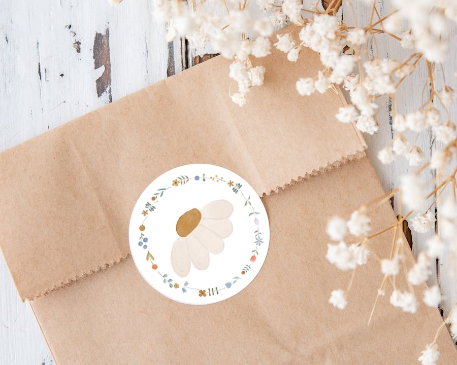 Daisy Bloom Round Stickers sheet, envelope seals, gift stickers, 24 pcs