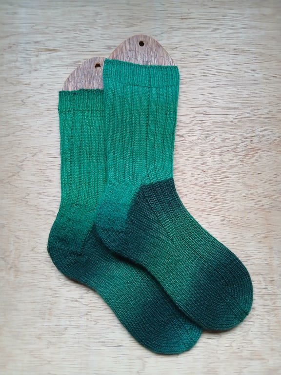 Socks, hand knitted, MEDIUM, adult size 5-6