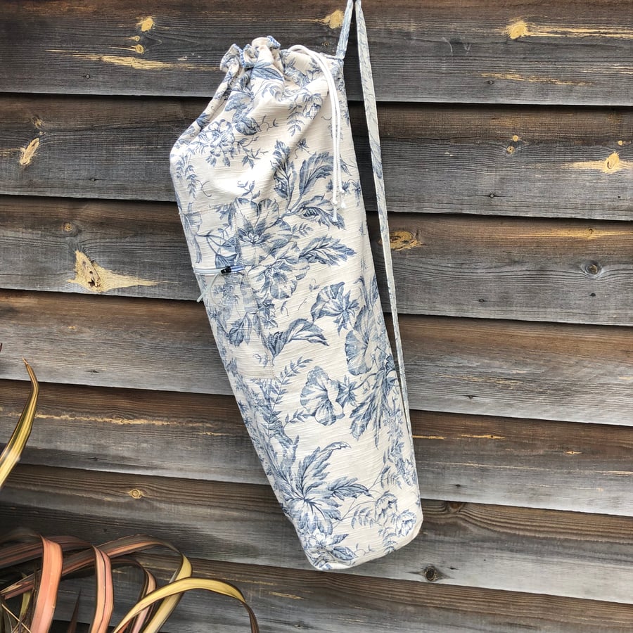 Yoga Pilates mat bag in vintage fabric
