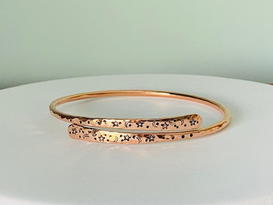 Customer Order Bangle, Copper Rustic Night Sky Pattern Overlap Style. Size 22cms
