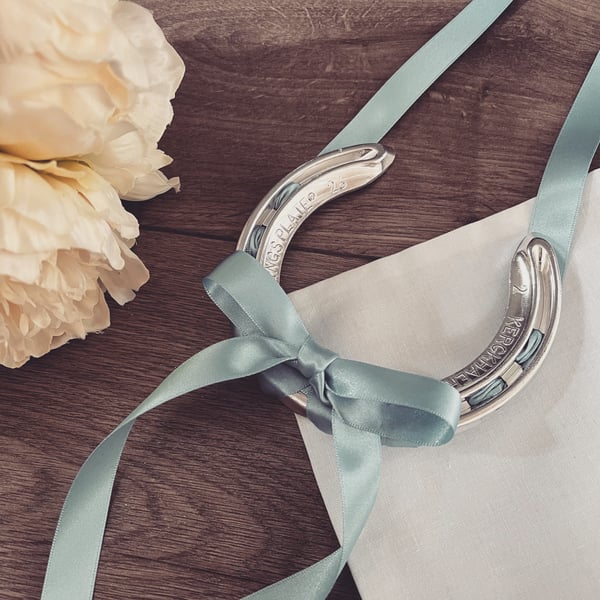 Lucky Horseshoe Personalised -  Mr & Mrs Wedding - Gift for the Bride