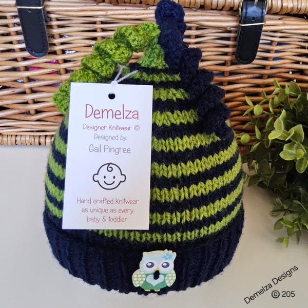 Hand Knitted Baby Boys Bienie Squiggles Owl Hat  3-6 months 