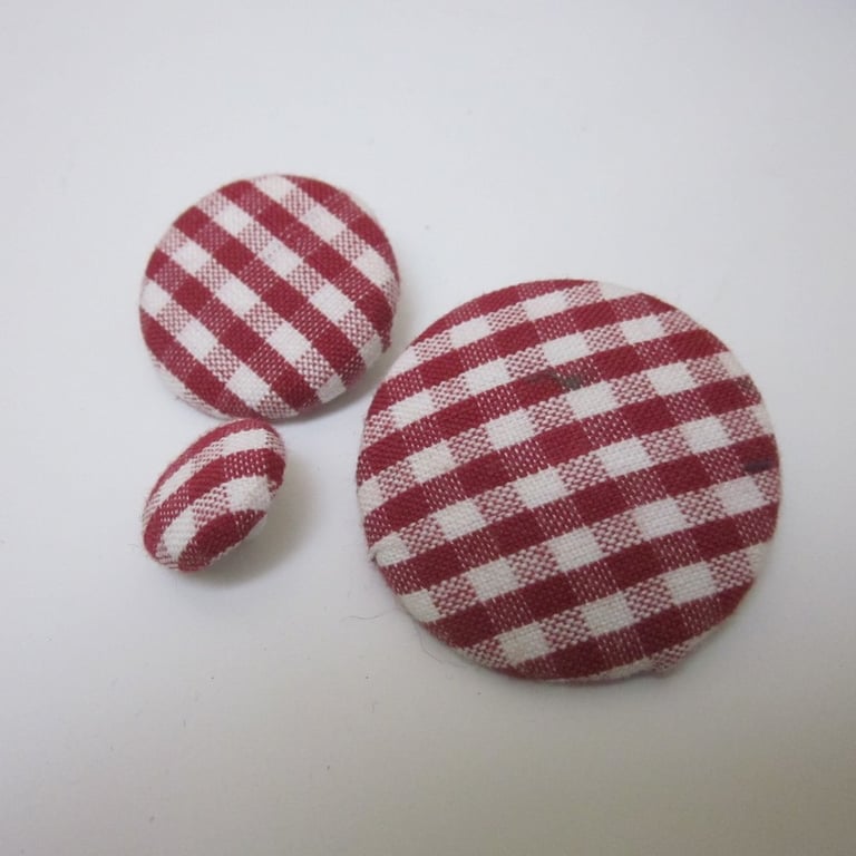 3 Mixed Size Red Gingham Fabric Buttons