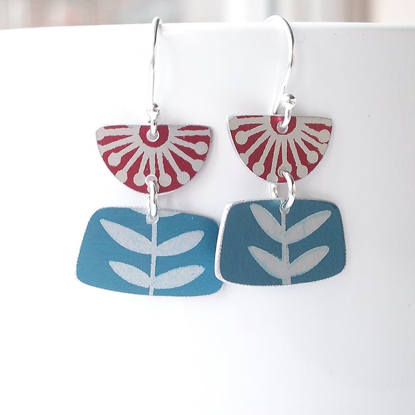 Flower earrings in red and teal