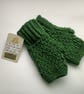 FINGERLESS MITTS , gloves ' Erme Trail '. Soft Wool blend. Leaf green. - Image 2