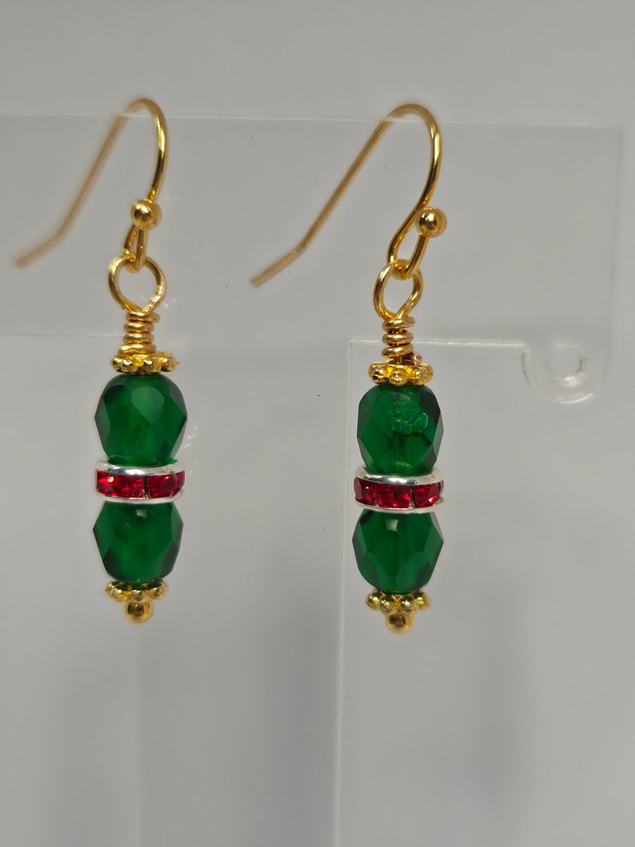 Emerald & Ruby Glow Drop Earrings – Gold-Tone Boho Elegance