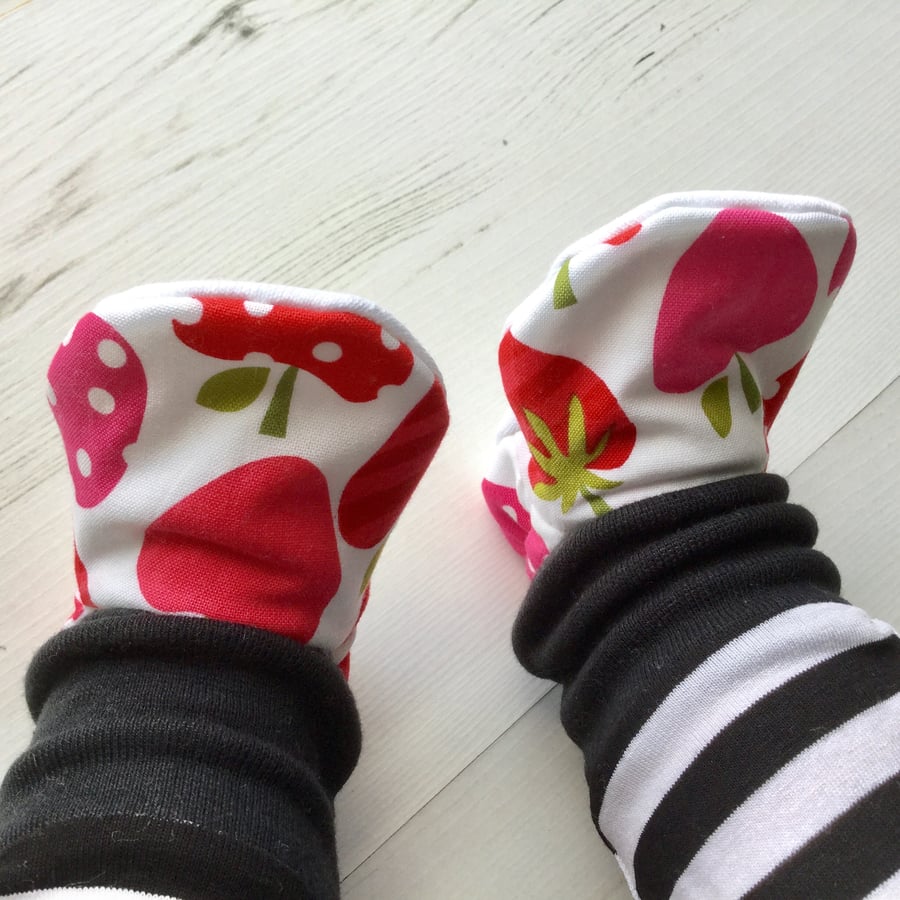 Handmade Strawberries & Cherries Slippers Pram Shoes Baby GIFT IDEA Size 3-6m