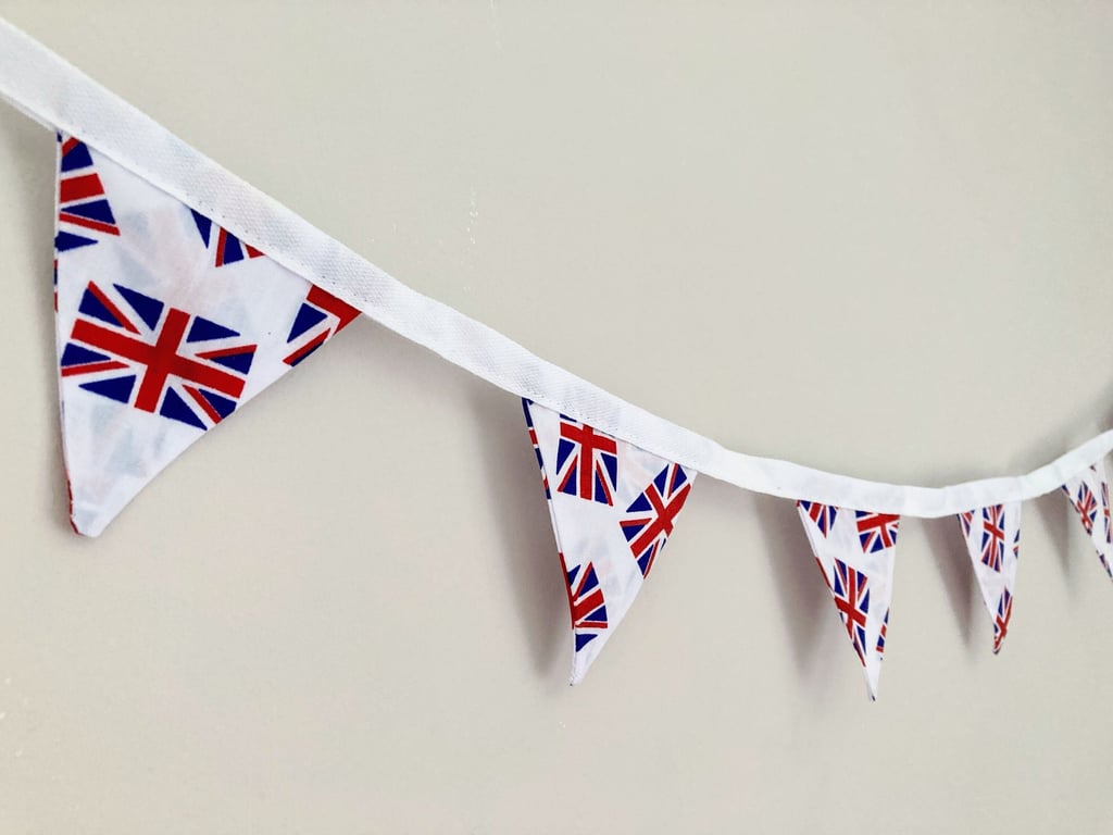 Union Jacks flags mini fabric bunting. 1 meter plus ties.