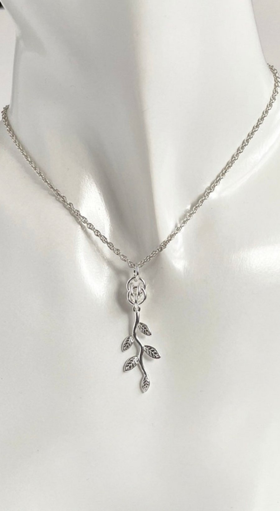 Leaf Sterling Silver Pendant Necklace with Sweet Pea Chainmaille and an 18 inch 