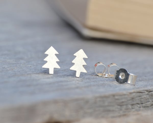 Christmas tree ear studs in sterling silver, handmade by Huiyi Tan