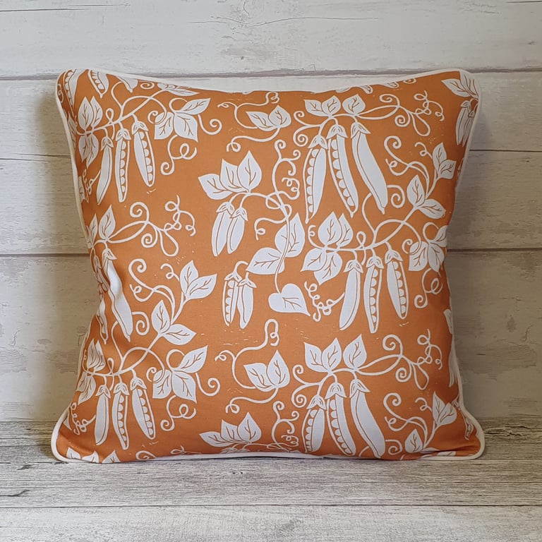 Pea Cushion in Pumpkin 