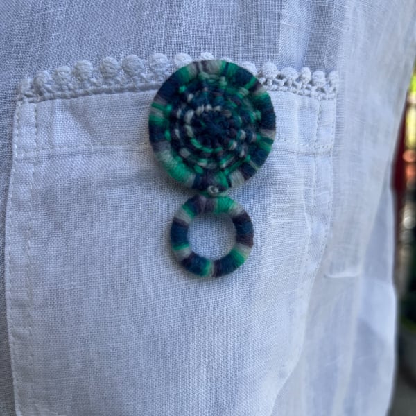 Glasses Holder Brooch - Carnival Blue and Green