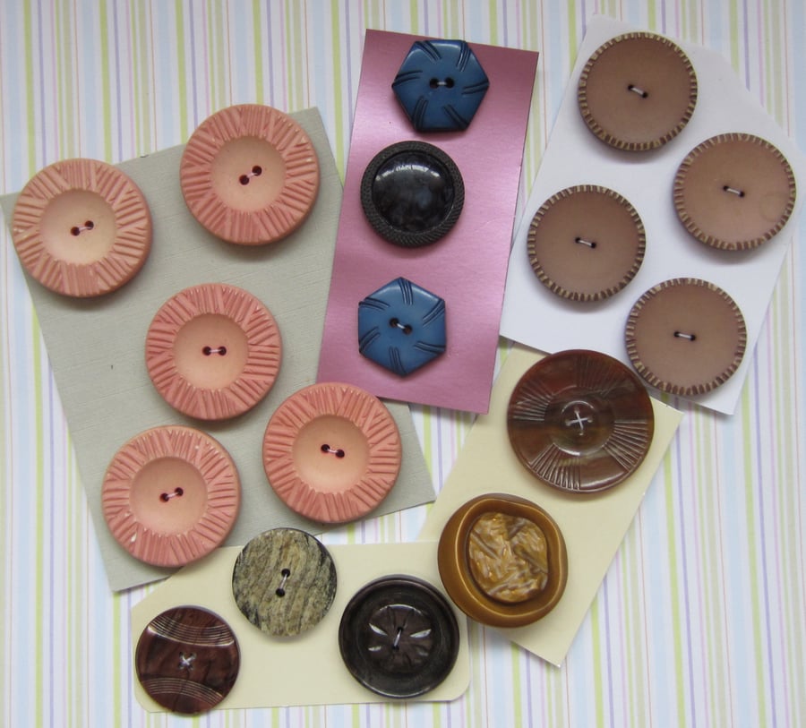 Lot of 17 Large Vintage Buttons