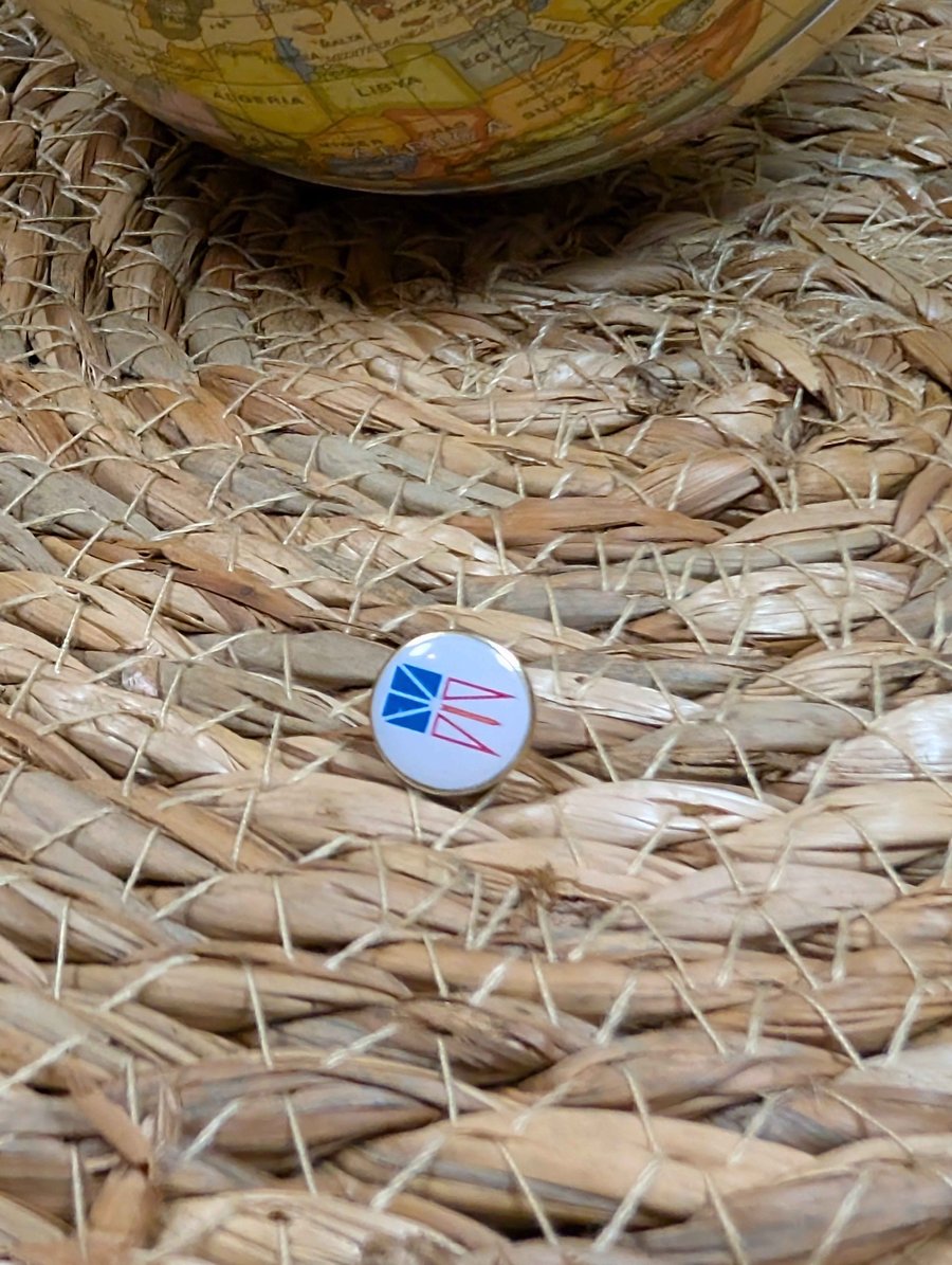 Newfoundland Flag Map Pin – Canada Travel Map Push Pin for Wooden Maps