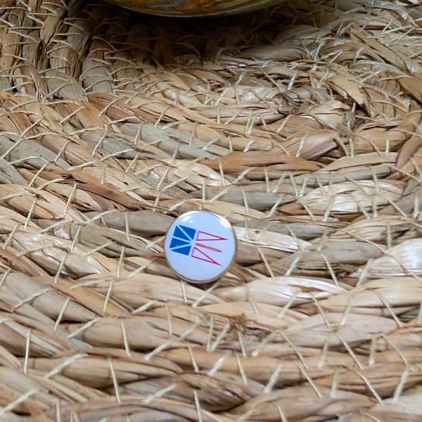 Newfoundland Flag Map Pin – Canada Travel Map Push Pin for Wooden Maps