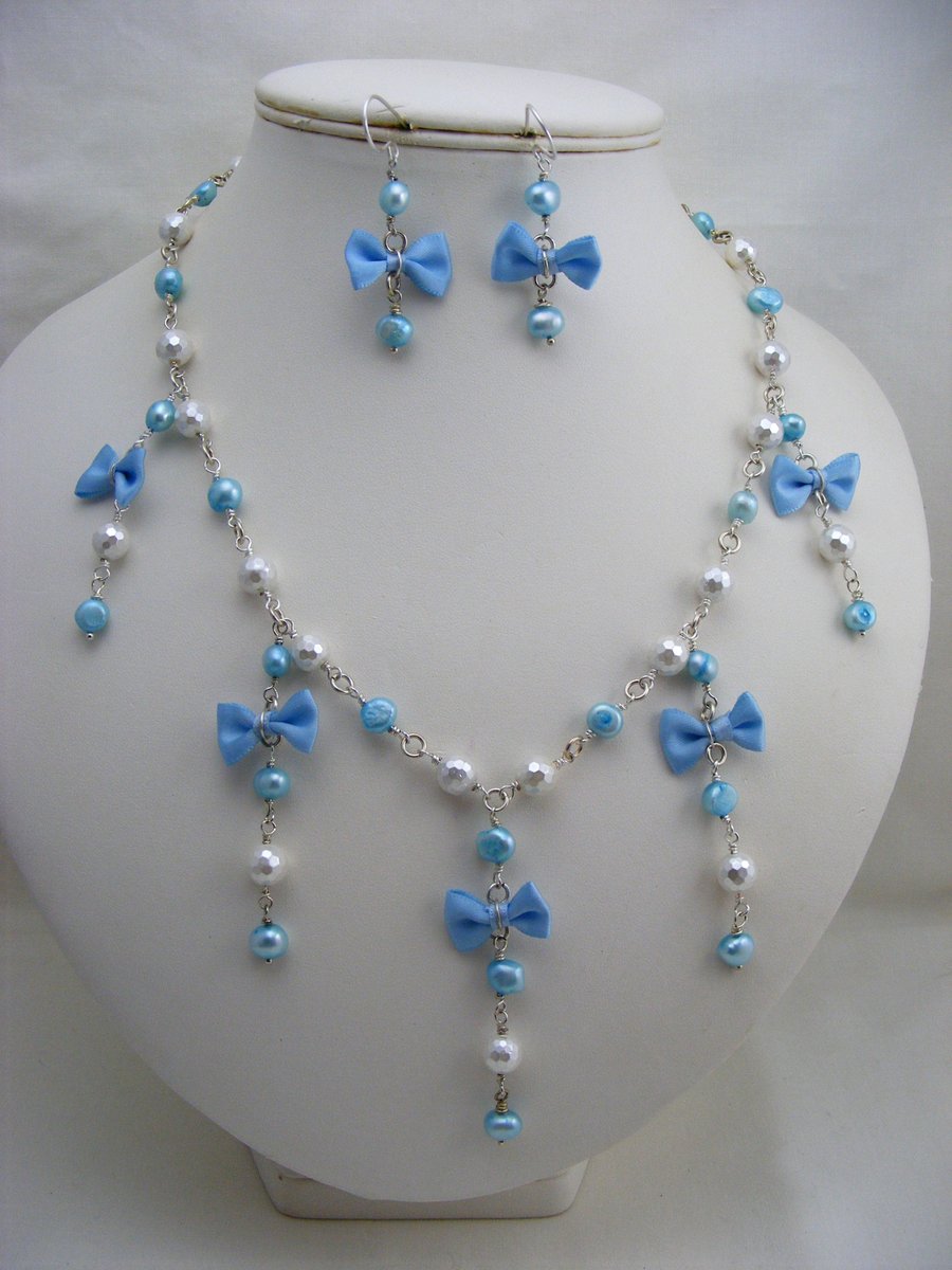 Aqua and White Pearl Jewellery Set