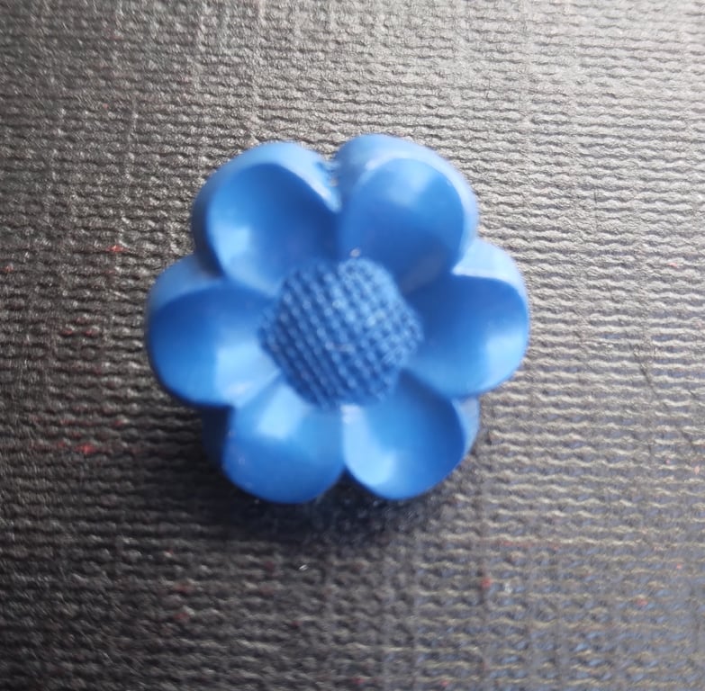 Buttons, royal blue flower. 15mm. Pack of 6 buttons