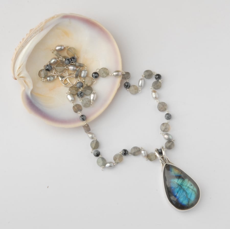 Sterling silver and labradorite pendant and beaded necklace set