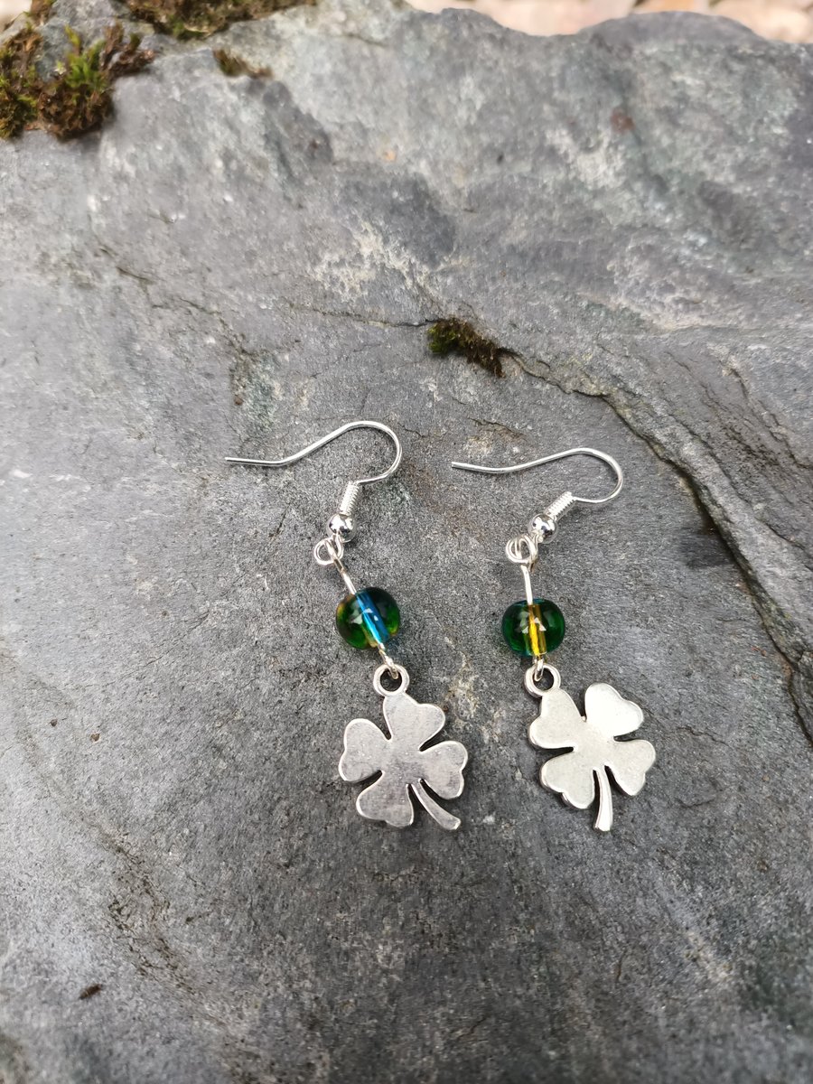 Irish charm four leaf clover silver plate green bead charm earrings shamrock