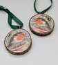 Pair of robin Christmas wood slice tree decorations  - Image 4
