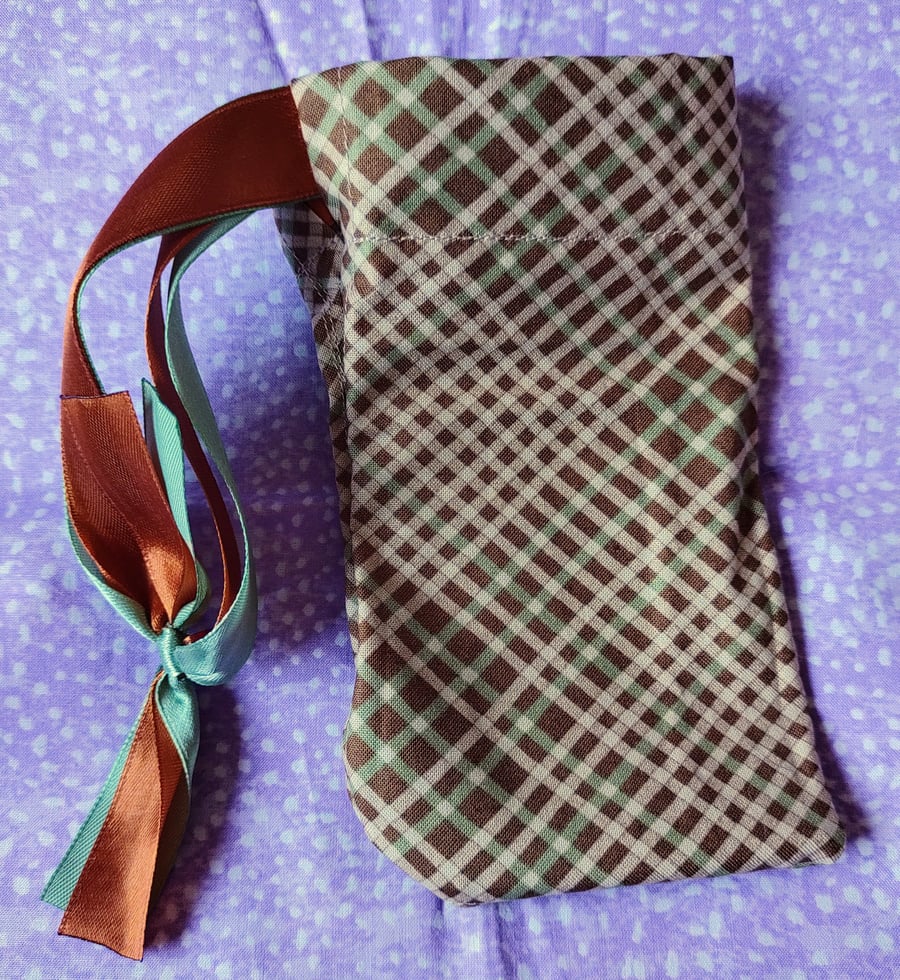 Vintage-Style Striped Drawribbon Pouch