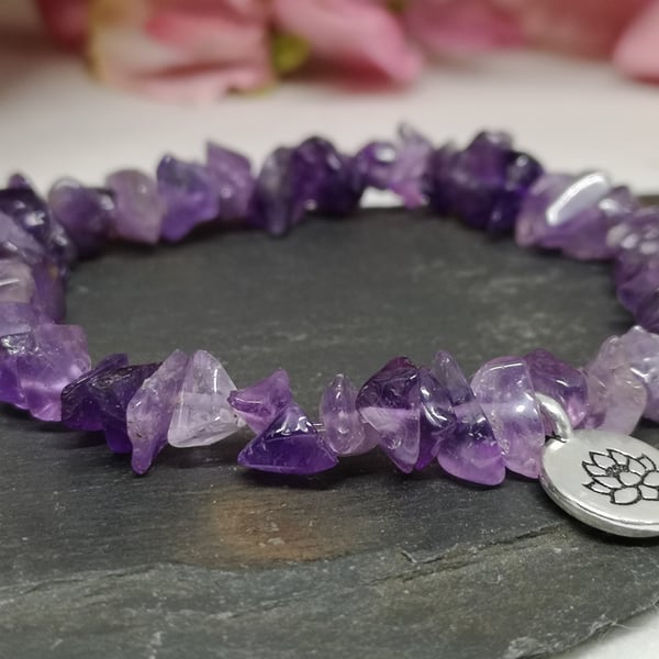 Amethyst gemstone chip stretch bracelet with lotus flower charm