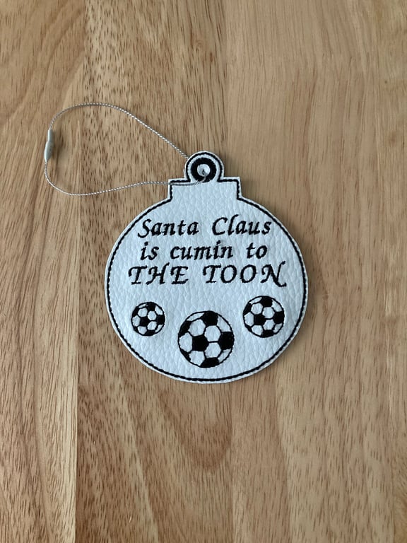 1005. Santa Claus is cumin to THE TOON Christmas tree hanger.