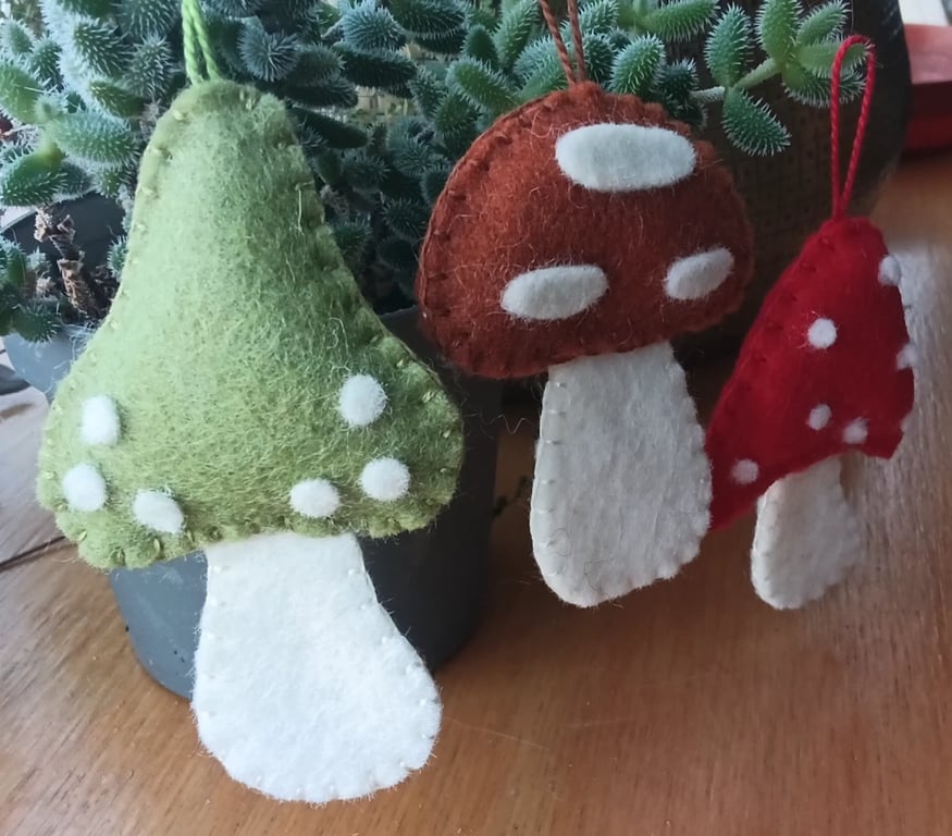 Mushrooms decoration, 3 Felt Mushrooms, Handmade hanging mushrooms (70-80mm)