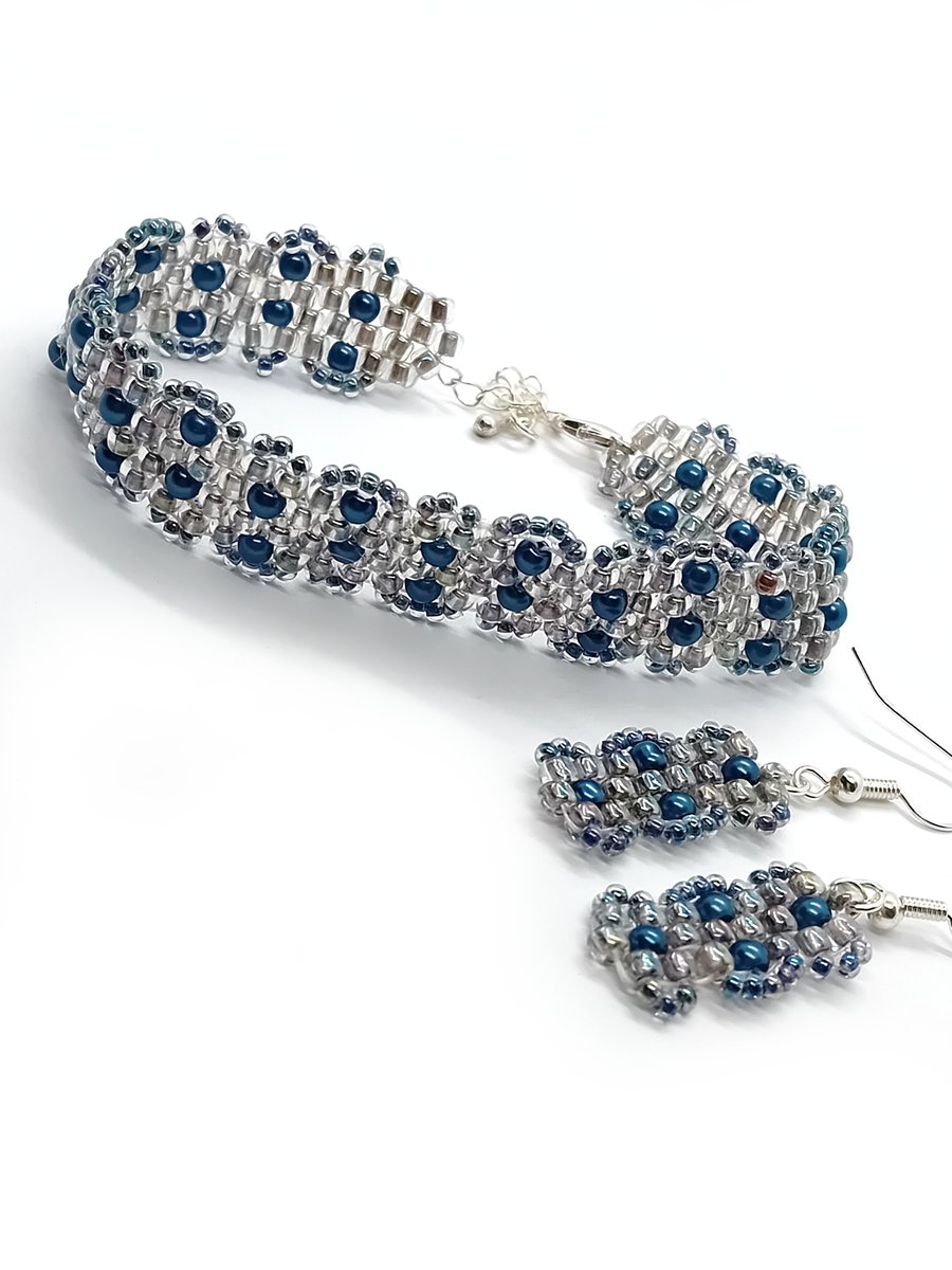Shimmering blue and silver rainbow picot beaded bracelet and earrings set