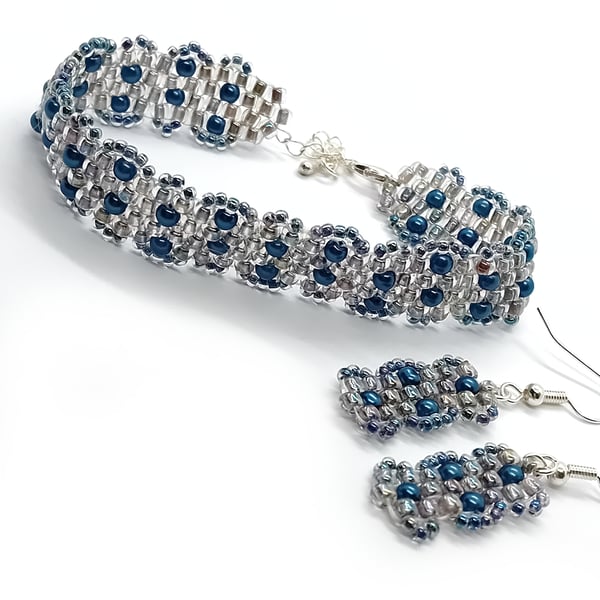 Shimmering blue and silver rainbow picot beaded bracelet and earrings set