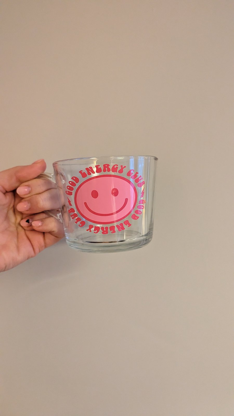 Good Energy Club Smiley 36cl Glass Mug