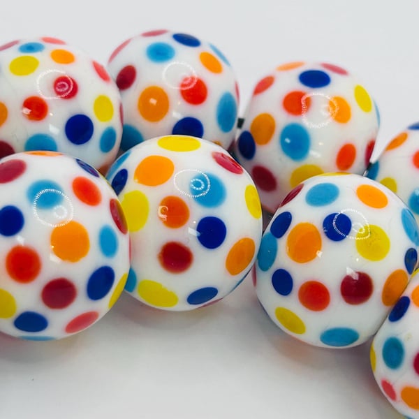 Handmade spotty patterned lamp work glass beads