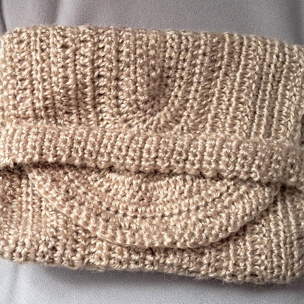Small Gold Crocheted Evening Clutch Bag