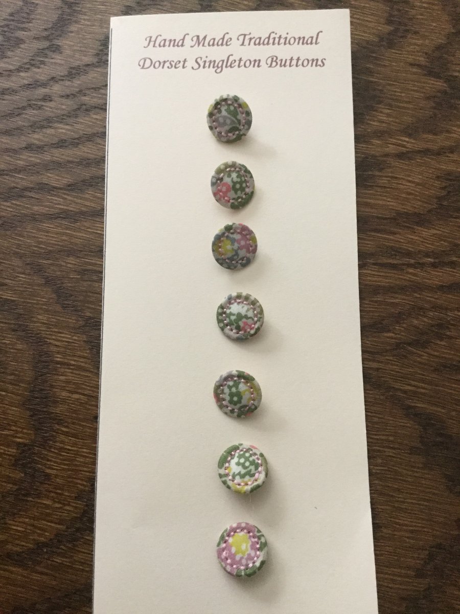 Set of 7, 12 mm, Traditional Dorset Singleton Buttons, S12