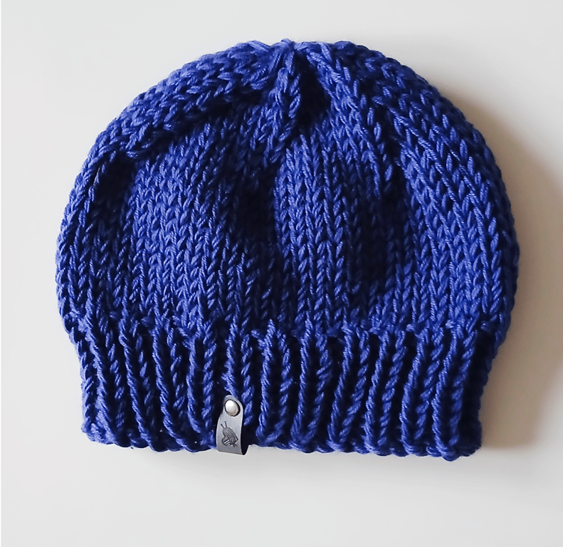 HAND KNIT Ladies Navy Merino Hat