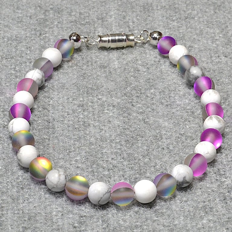 Matt Howlite and Pink Shimmer Frosted Glass Bead Bracelet