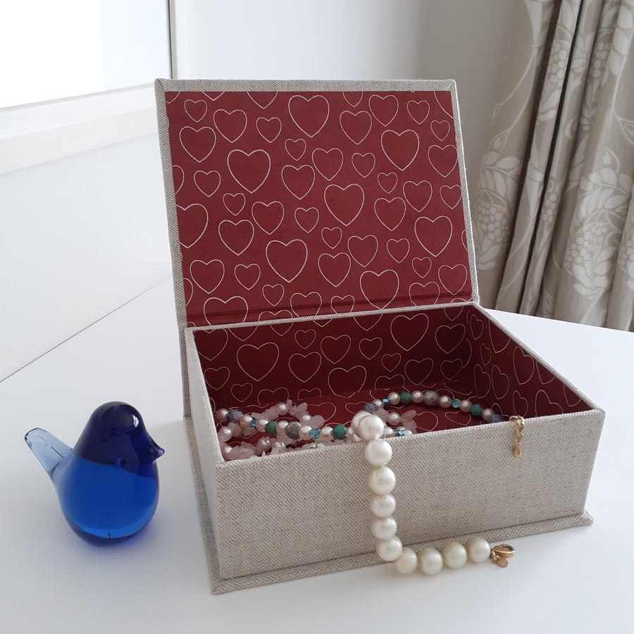 Keepsake box, fabric covered with magnetic  closure