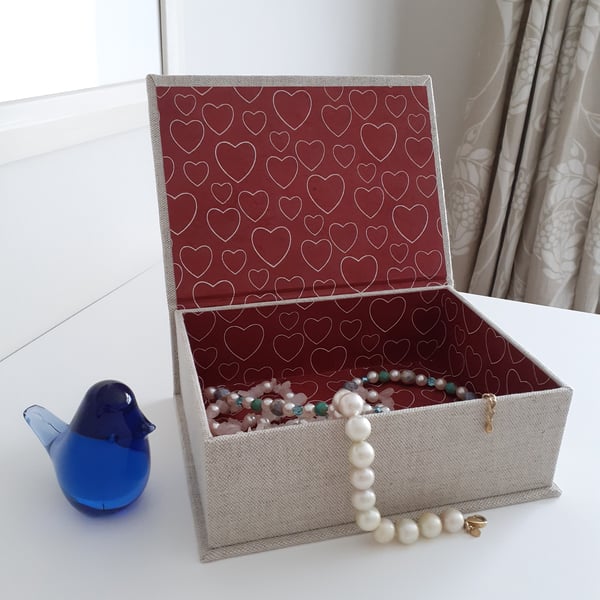 Keepsake box, fabric covered with magnetic  closure
