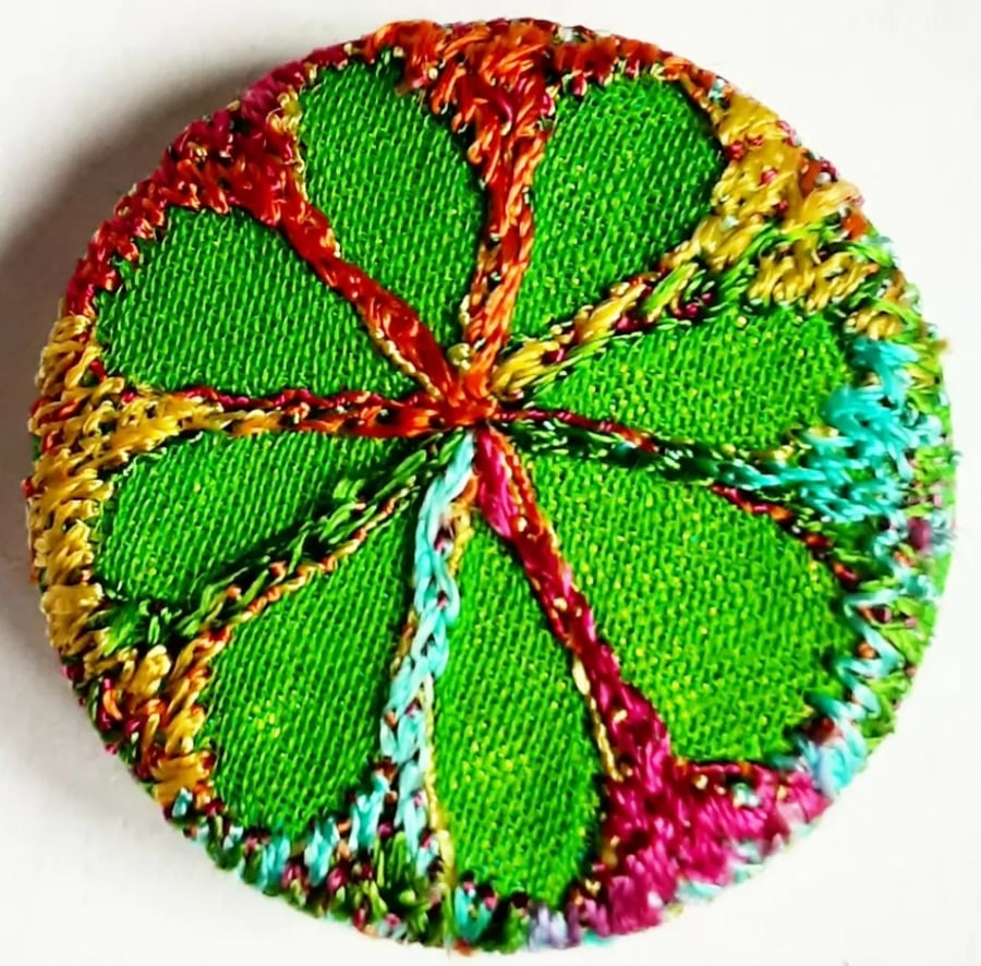 One Inch Badge Flower Fabric Badge with Free Machine Embroidery 