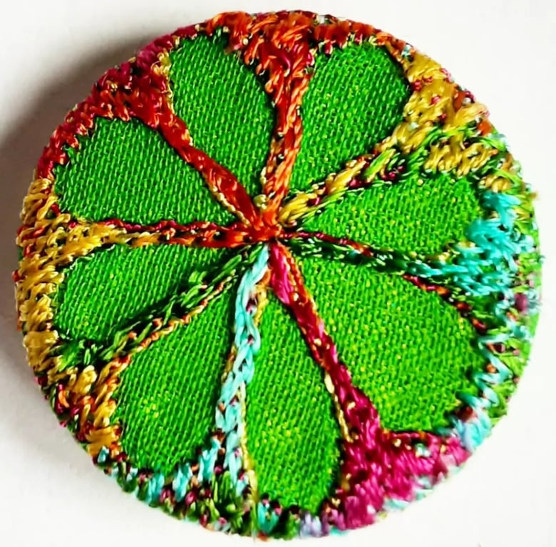 One Inch Badge Flower Fabric Badge with Free Machine Embroidery 