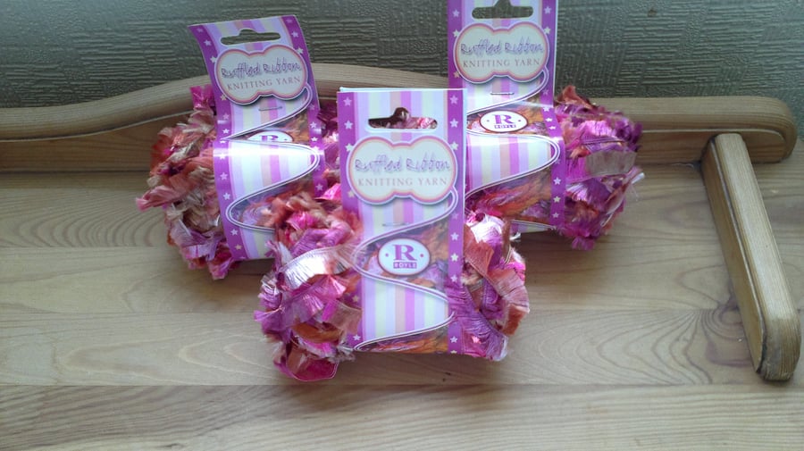 Royle Ruffled  Ribbon Scarf Yarn