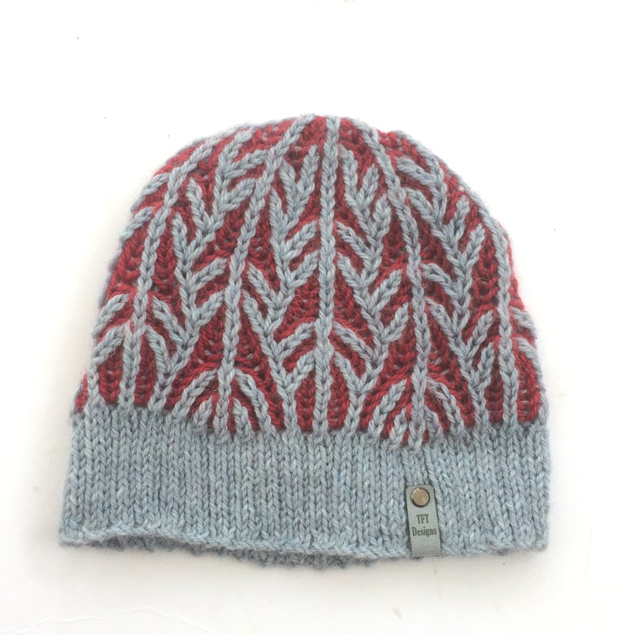 Grey & Red hand knitted beanie in 65% wool, 35% alpaca