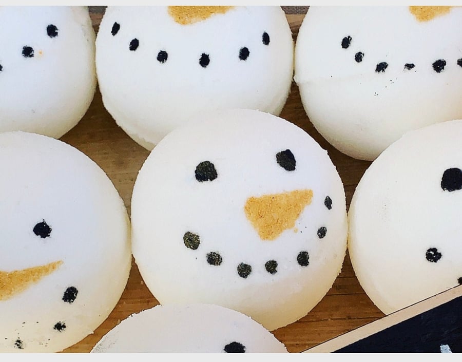 Sensitive skin snowman Bath bomb