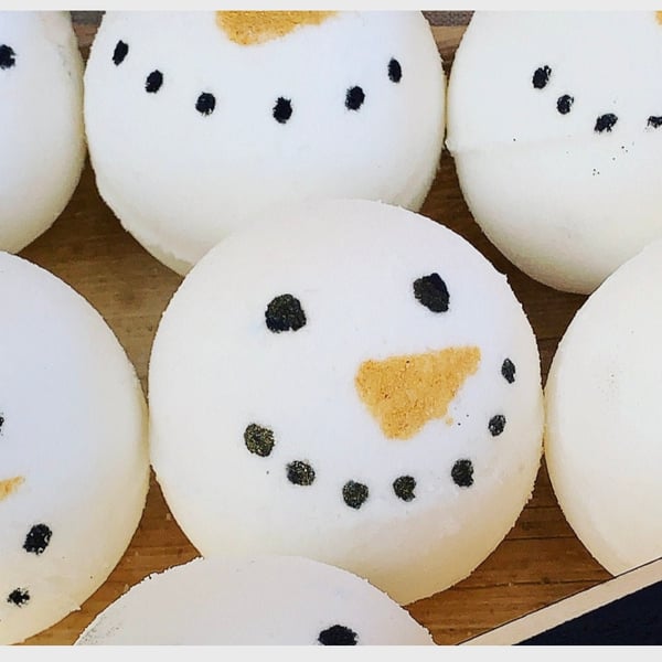 Sensitive skin snowman Bath bomb