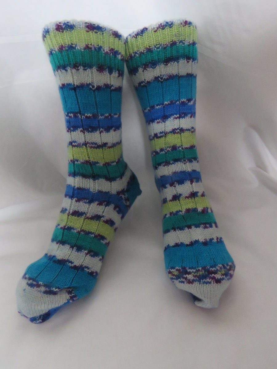 Hand-cranked Knitted Ribbed Wool Socks Size 6 to 7