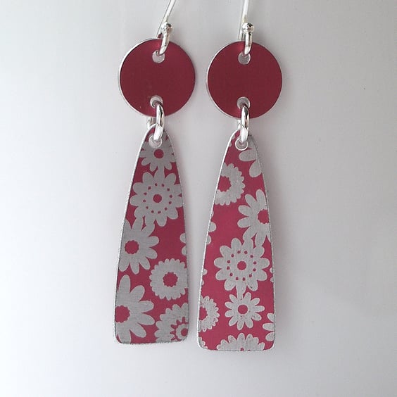 Red flower print earrings 