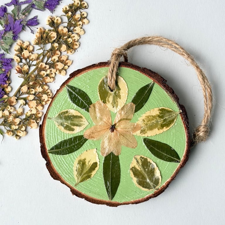 Real Pressed Leaves Autumnal Wood Slice – Hand Painted Rustic Hanging Décor